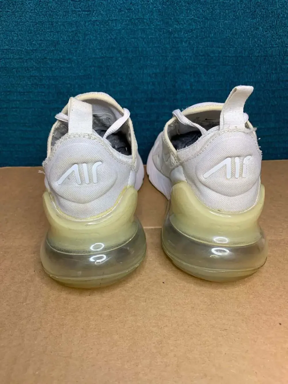 Nike Air Max 270 White Metallic Silver 943345-103 Youth Size 5Y
